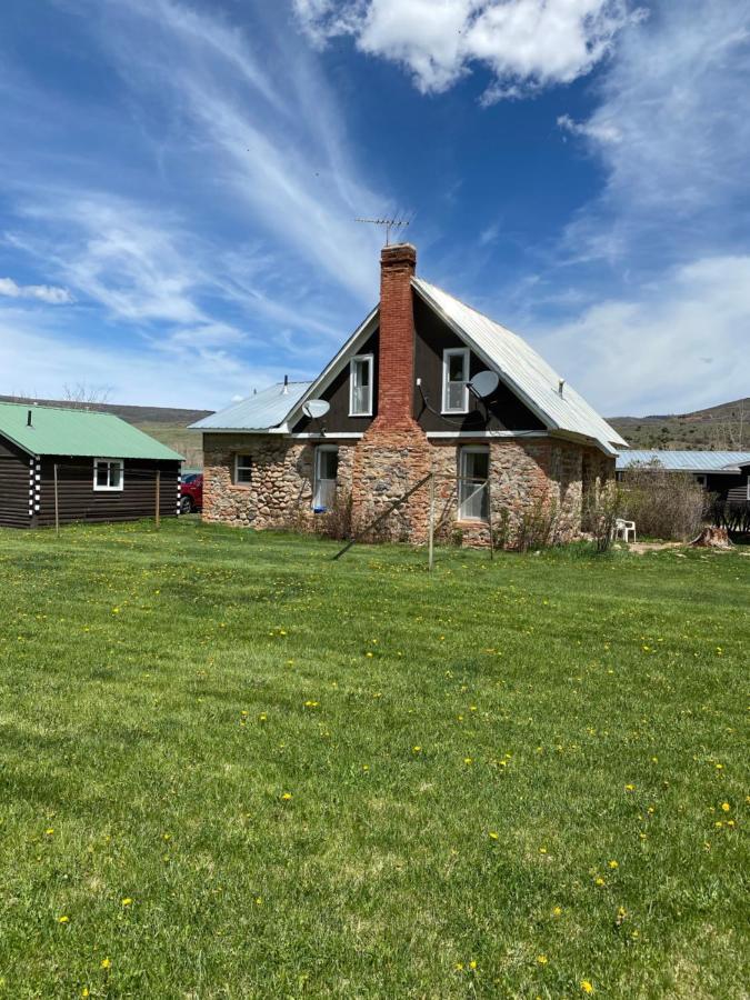 Rolling R Guest Ranch Guest House Meeker Bagian luar foto