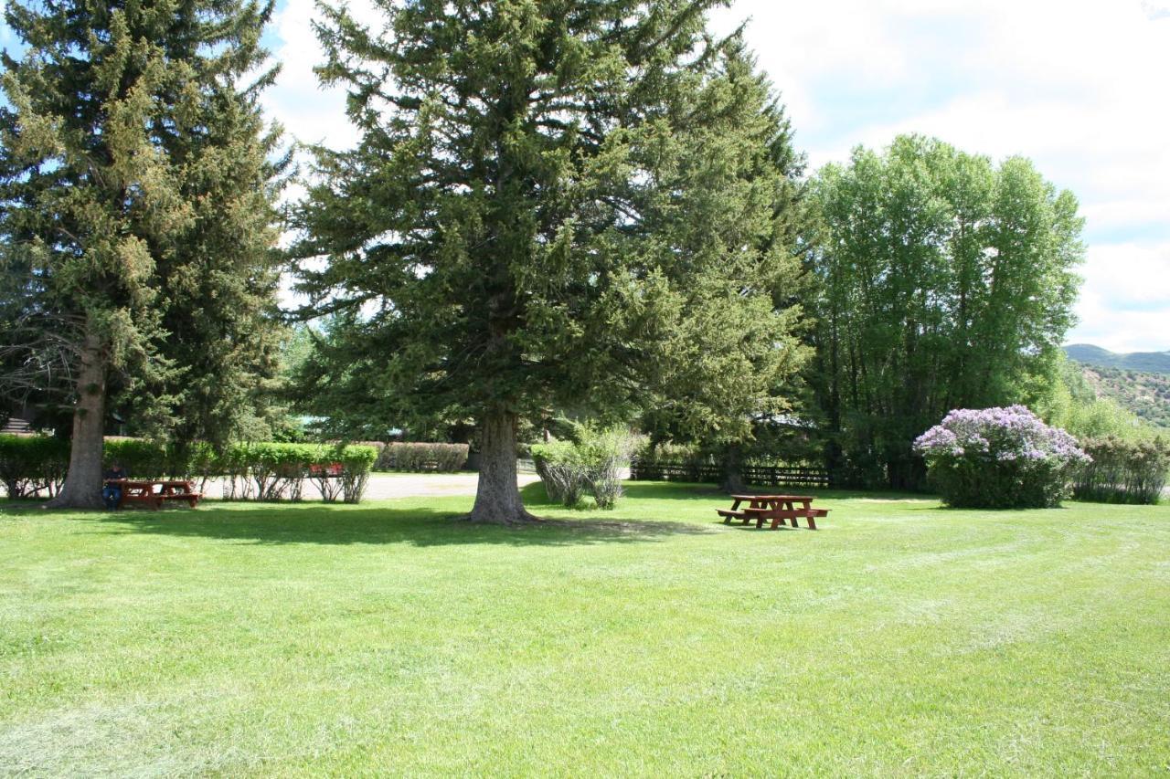 Rolling R Guest Ranch Guest House Meeker Bagian luar foto